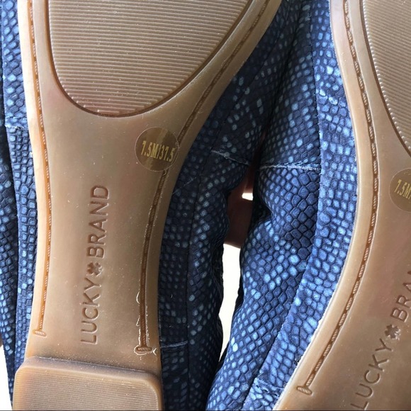Lucky Brand Blue Snakeskin Pattern Flats Size 7.5 - Picture 4 of 8